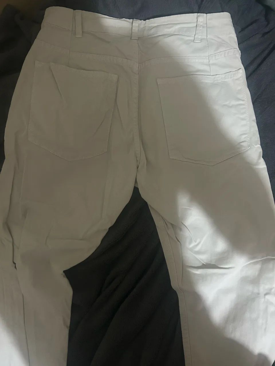 calça jeans clara, Nova. Nunca usada. - Foto 4