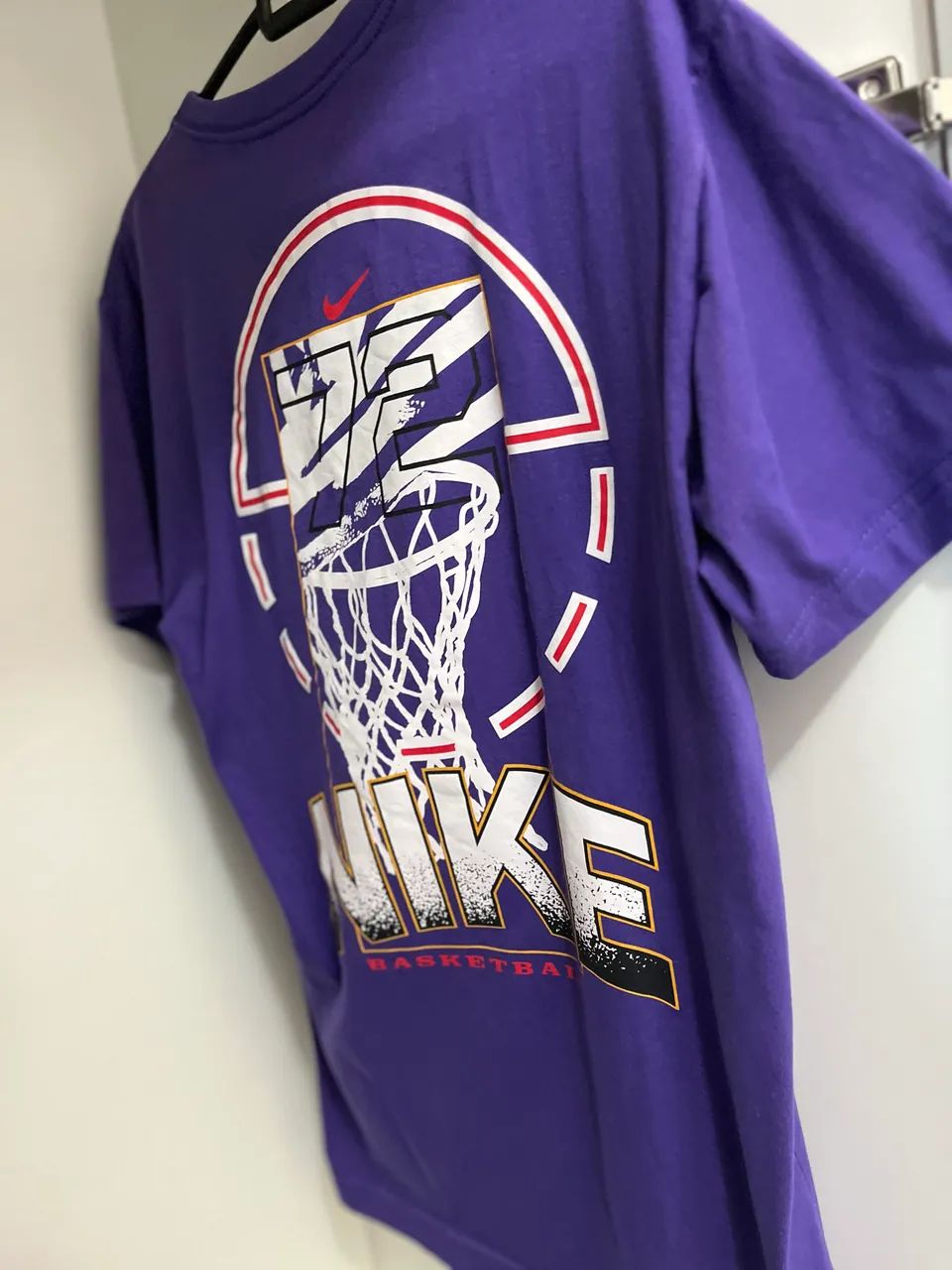 Camiseta Nike -roxa com logotipo