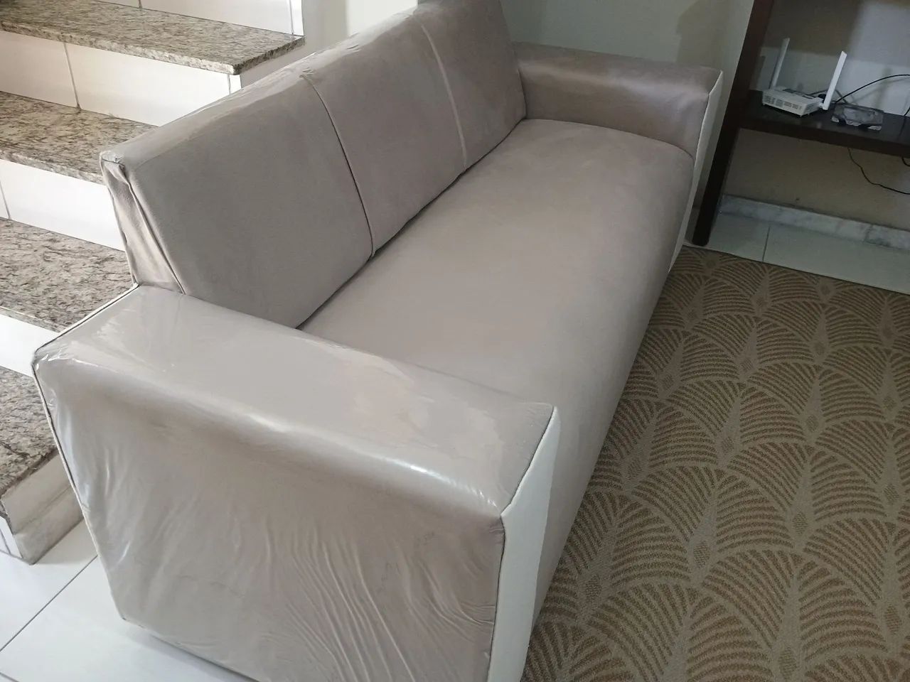 SOFA 2 E 3 LUGARES NOVO - Foto 2