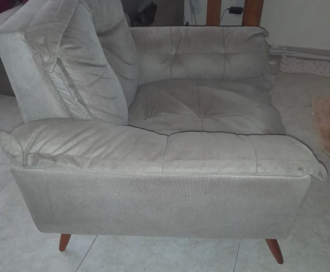 Poltrona Decorativa Opalla Sala Suede Bege Escur - Foto 2