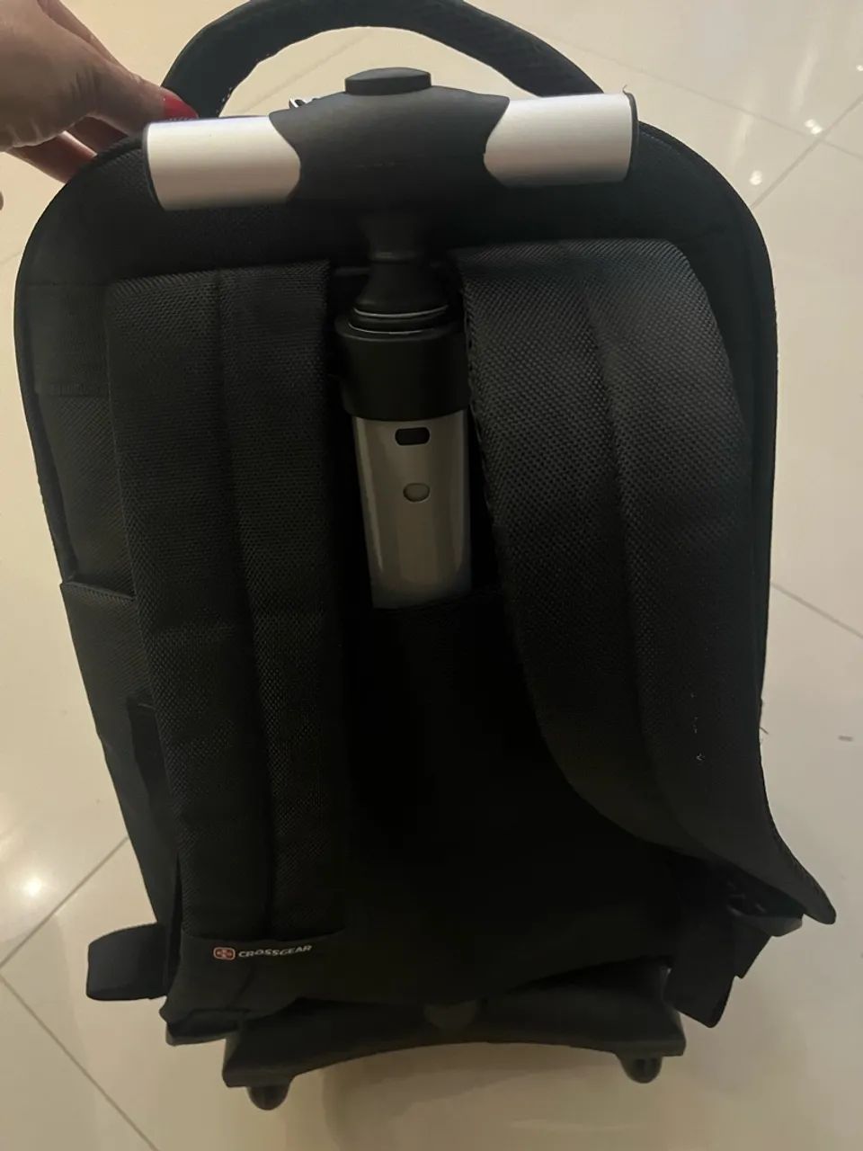 Mochila de rodinhas preta - Foto 5
