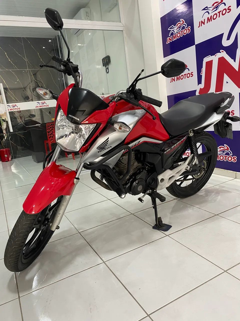 Titan 160