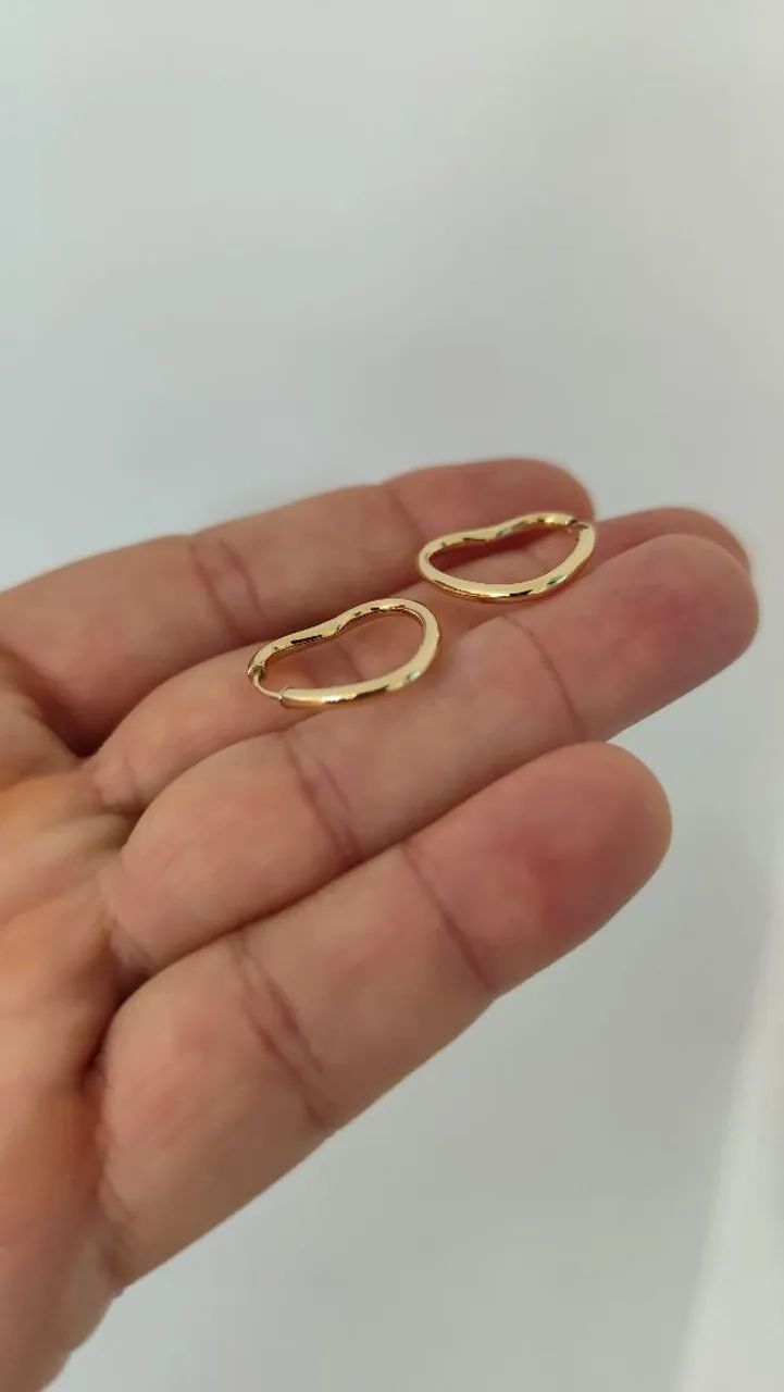 Argola Coração M fio redondo Ouro 18k - Foto 4