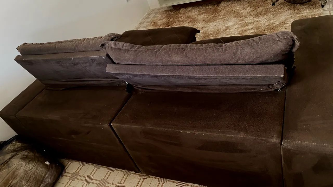 Vendo sofá retrátil marrom usado  - Foto 2