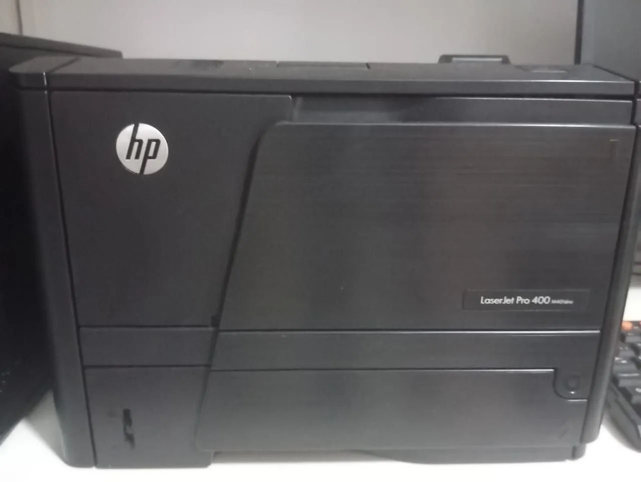 Impressora HP laserjet pro 400M 401 dne