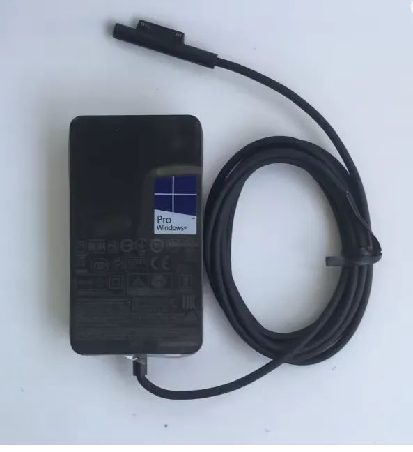 Fonte Microsoft Laptop 15V, 2.58A, 39W, 1943 - Foto 3