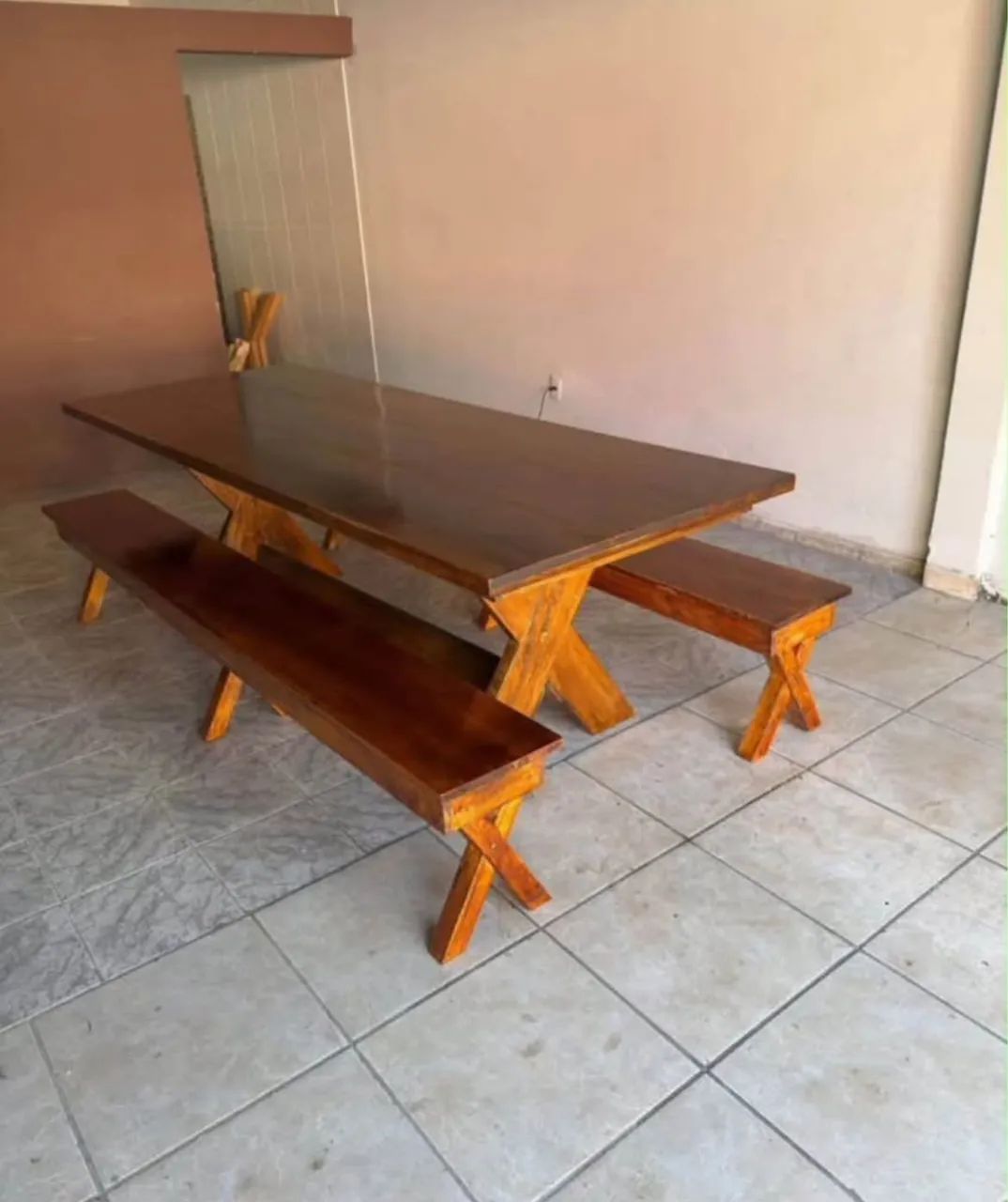 Mesa rústica de madeira com bancos maciça  - Foto 2