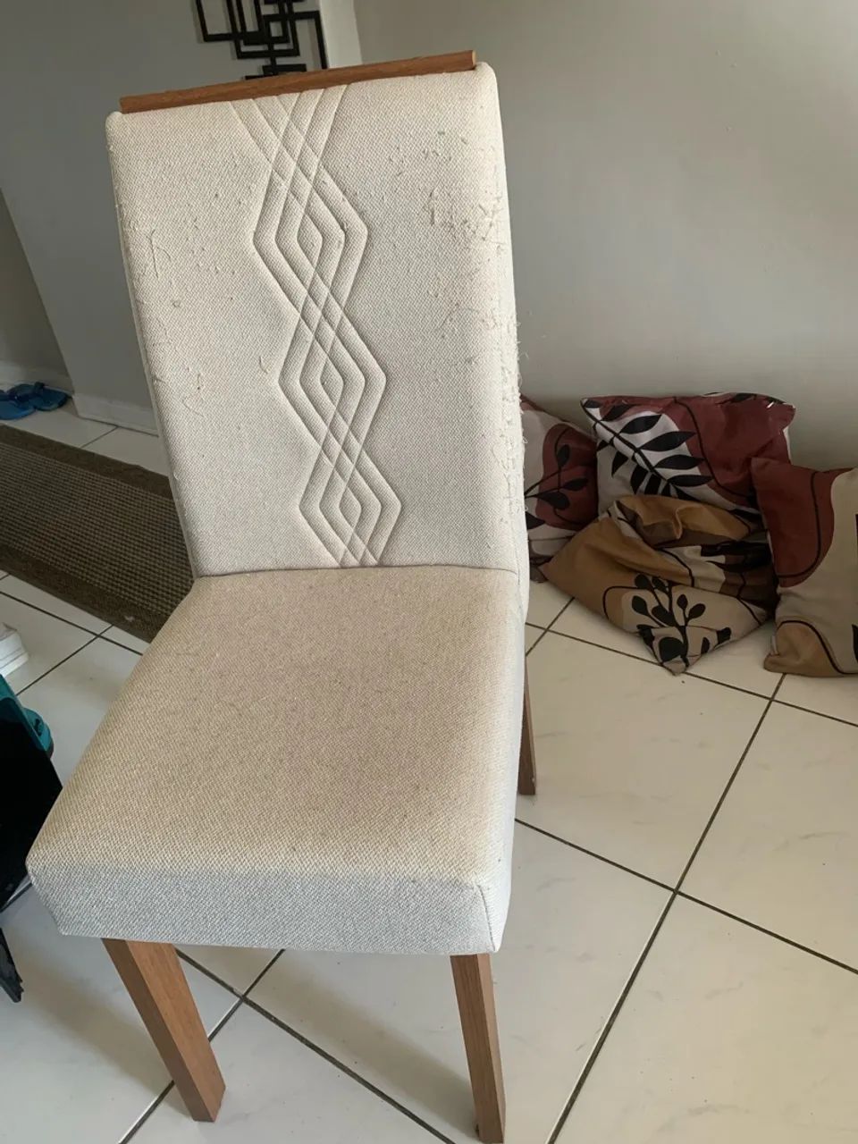 Vendo conjunto de mesa de jantar com 4 cadeiras. Excelente oportunidade! - Foto 4