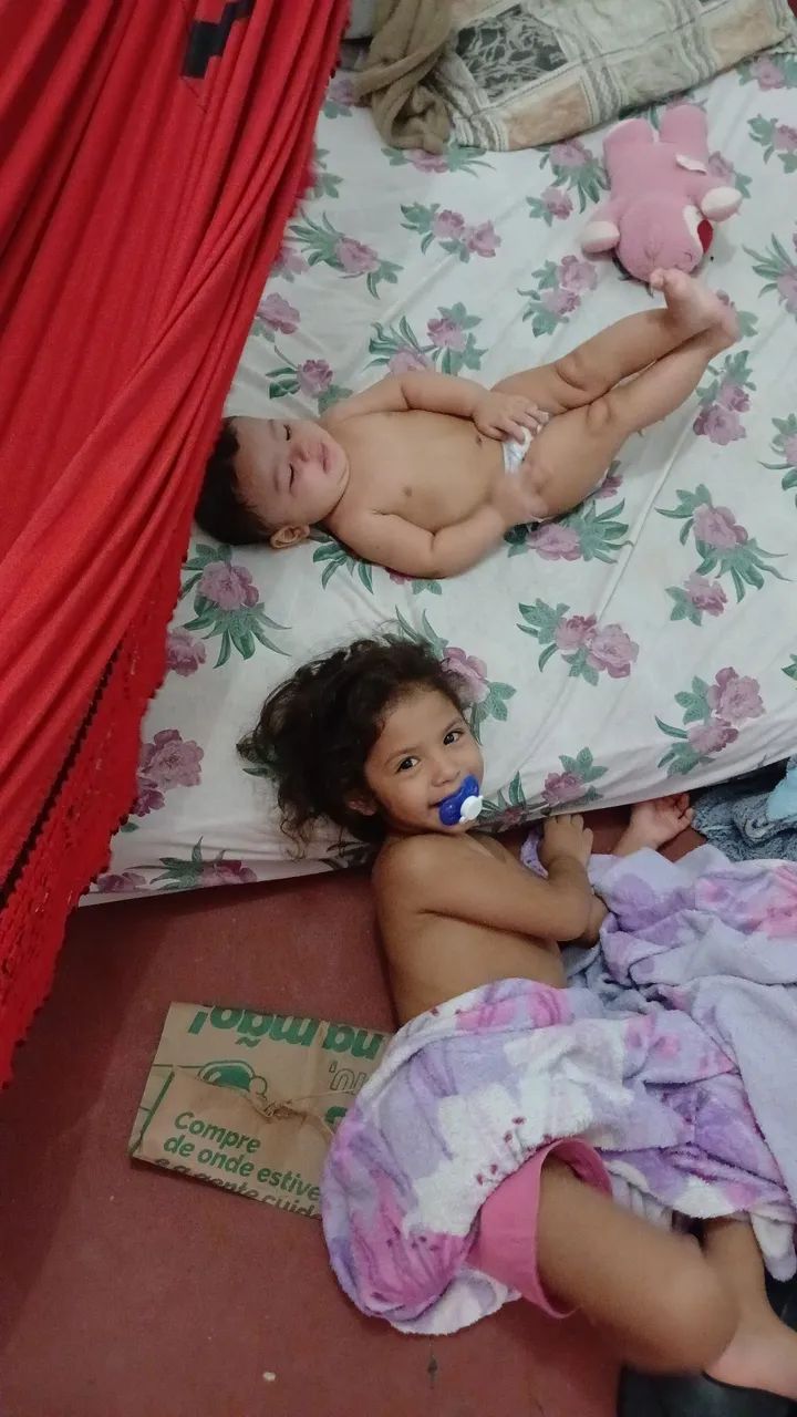 Vaga para babá leia o anúncio 