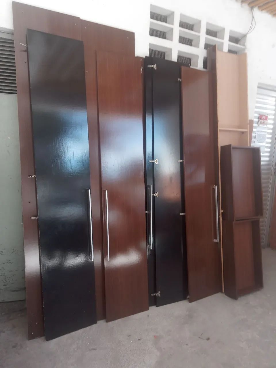 Vendo guarda-roupa de seis portas - Foto 2