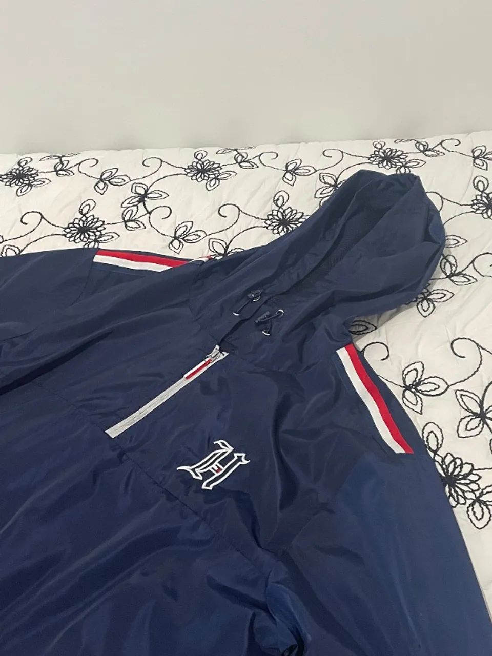 Blusa corta vento Tommy Hilfiger azul - Foto 2
