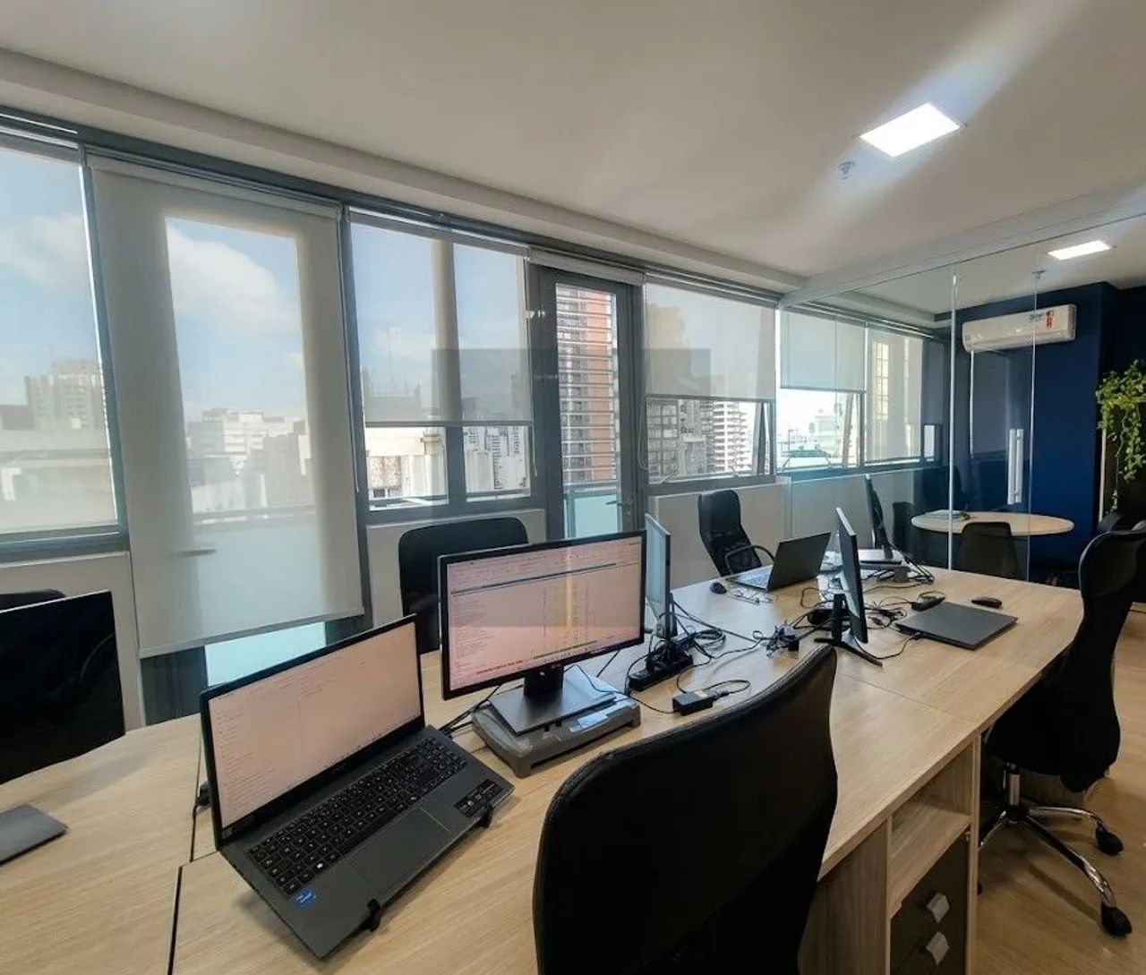 Sala Comercial de 80 m² com 2 Vagas para Locação no Condomínio Praça Pamplona - Foto 7