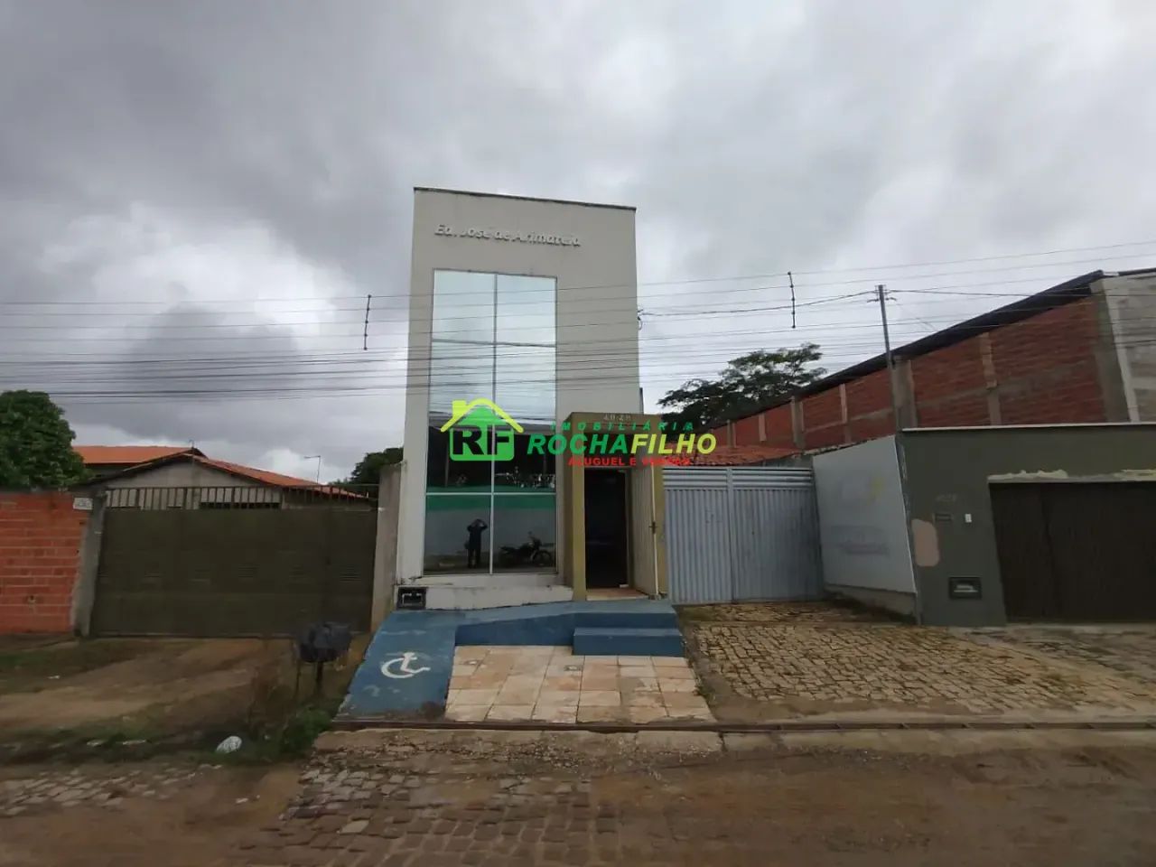 EXCELENTE PONTO COMERCIAL NA ZONA SUDESTE.