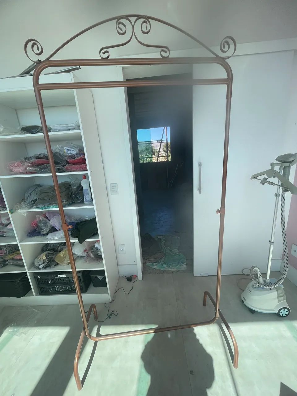 Arara de roupa para loja