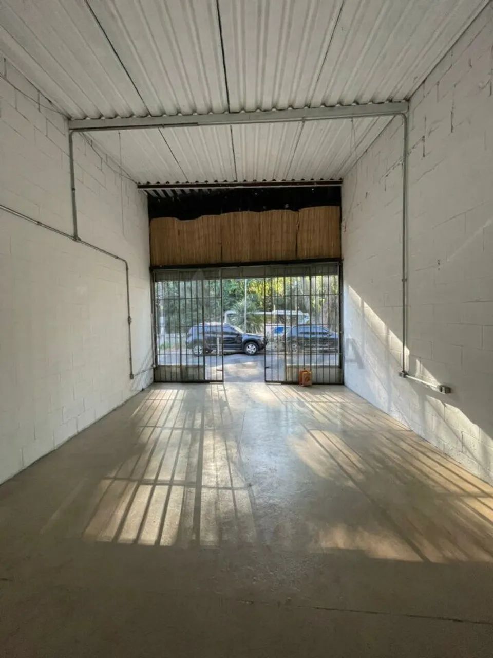 SALÃO NO HORTO FLORESTAL PARA ALUGAR, COM 37 M2, 1 BANHEIRO, 1 AREA SEPARADA COM PIA - Foto 2