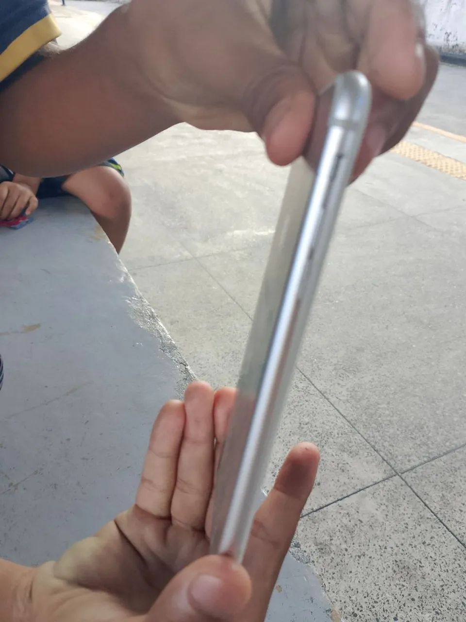 Vendo iPhone 07 plus, com carregador. - Foto 4