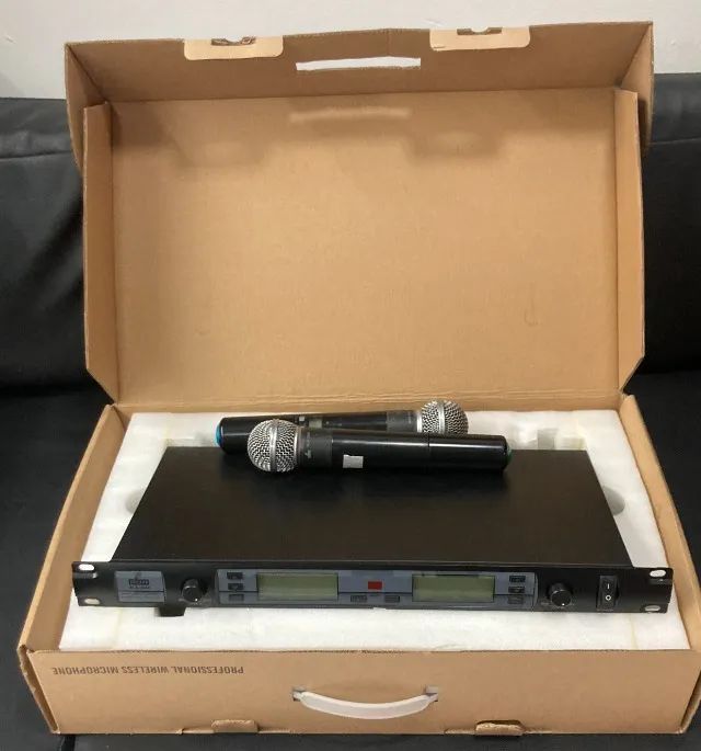 Microfone Sem Fio Arcano ALX-2000 UHF Duplo - 1 Microfone Funcionando