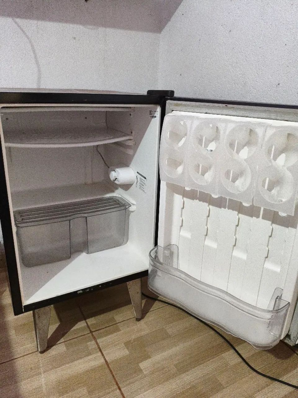 Frigobar Brastemp retrô 