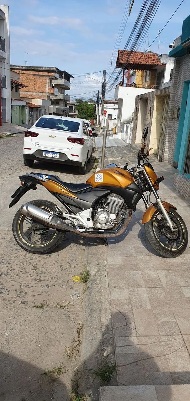 Honda CB300R 2010 - 4.500 km - Documentada - Foto 4