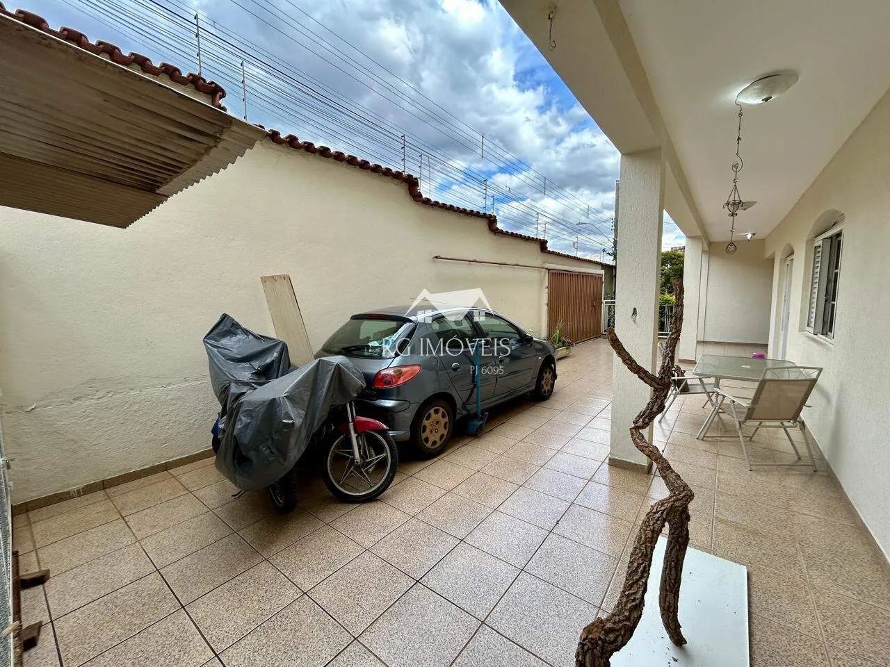 CASA 3 QUARTOS COM SUÍTE - MILIONÁRIOS - Foto 2