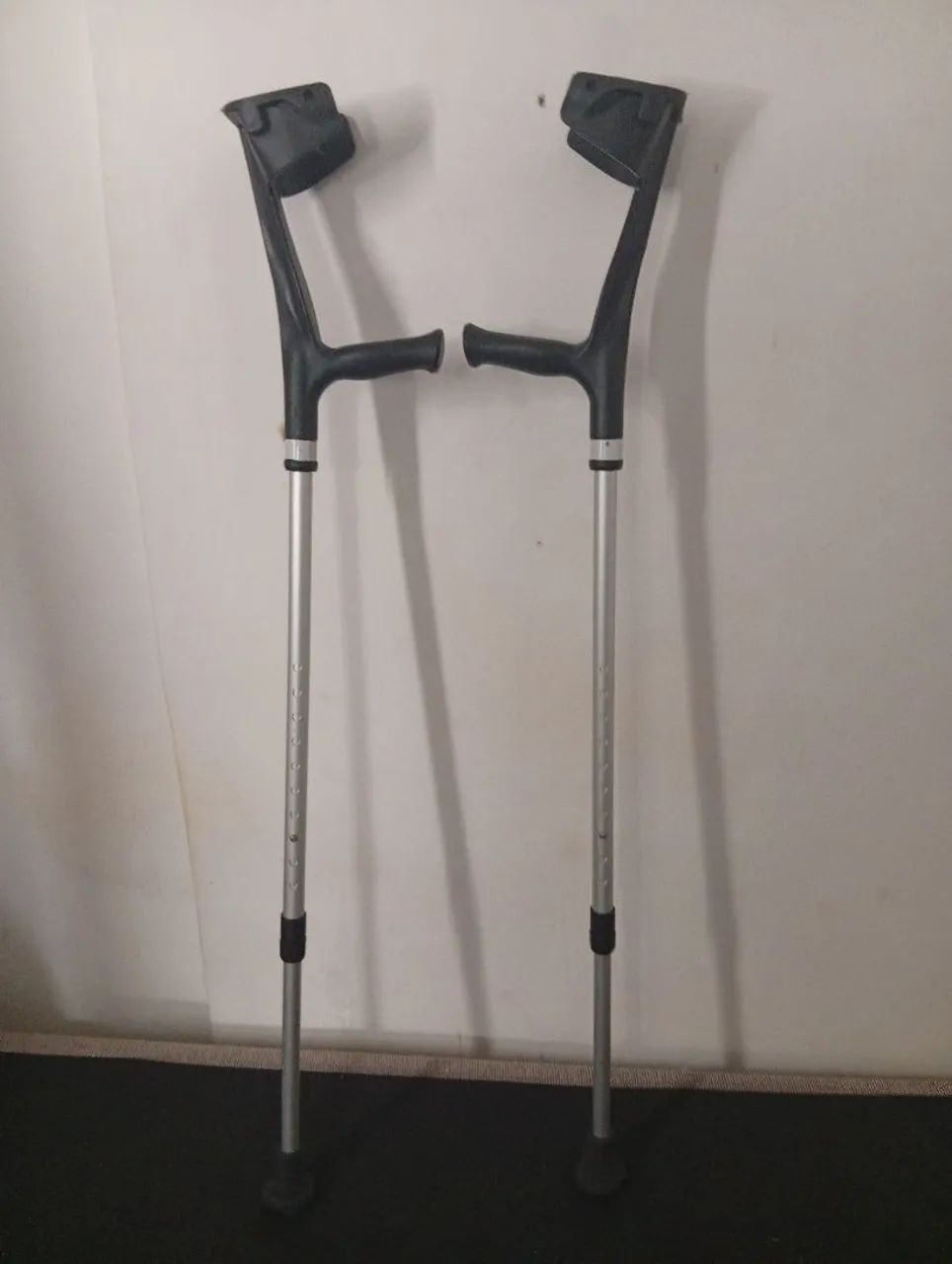 Muletas semi nova R$60,00 Centro  - Foto 2