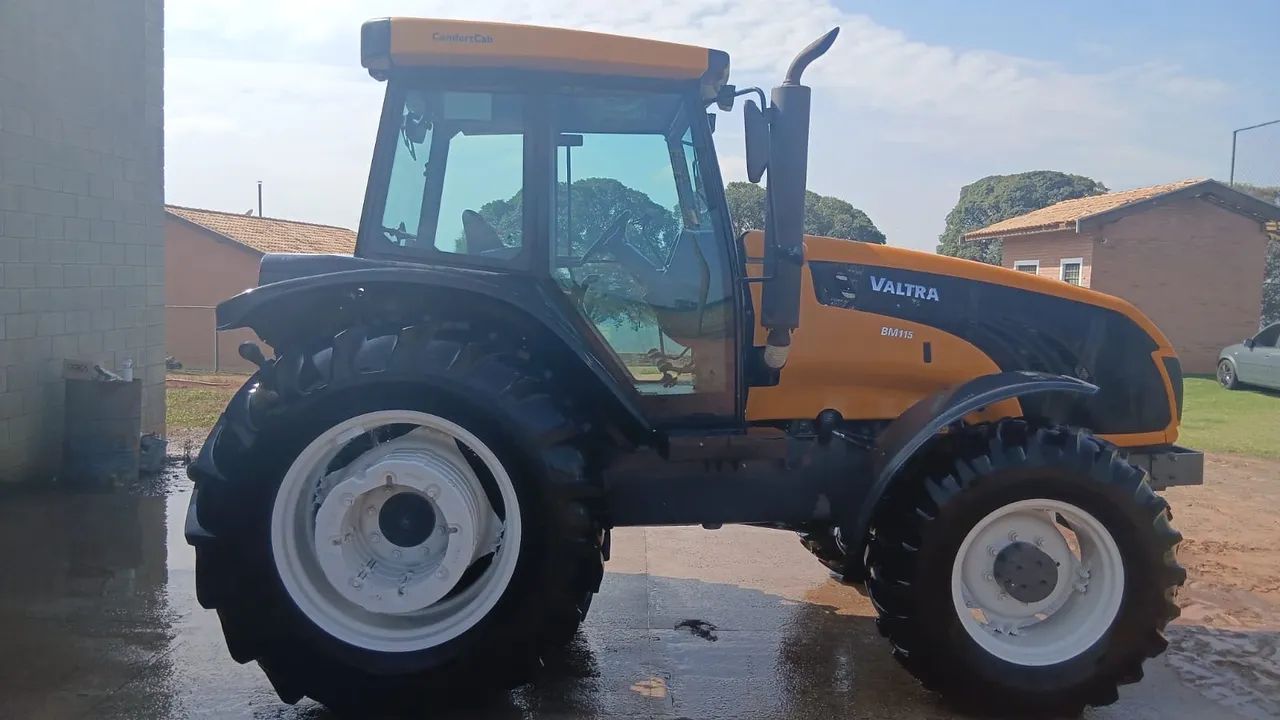 Trator Valtra BM 115 2024