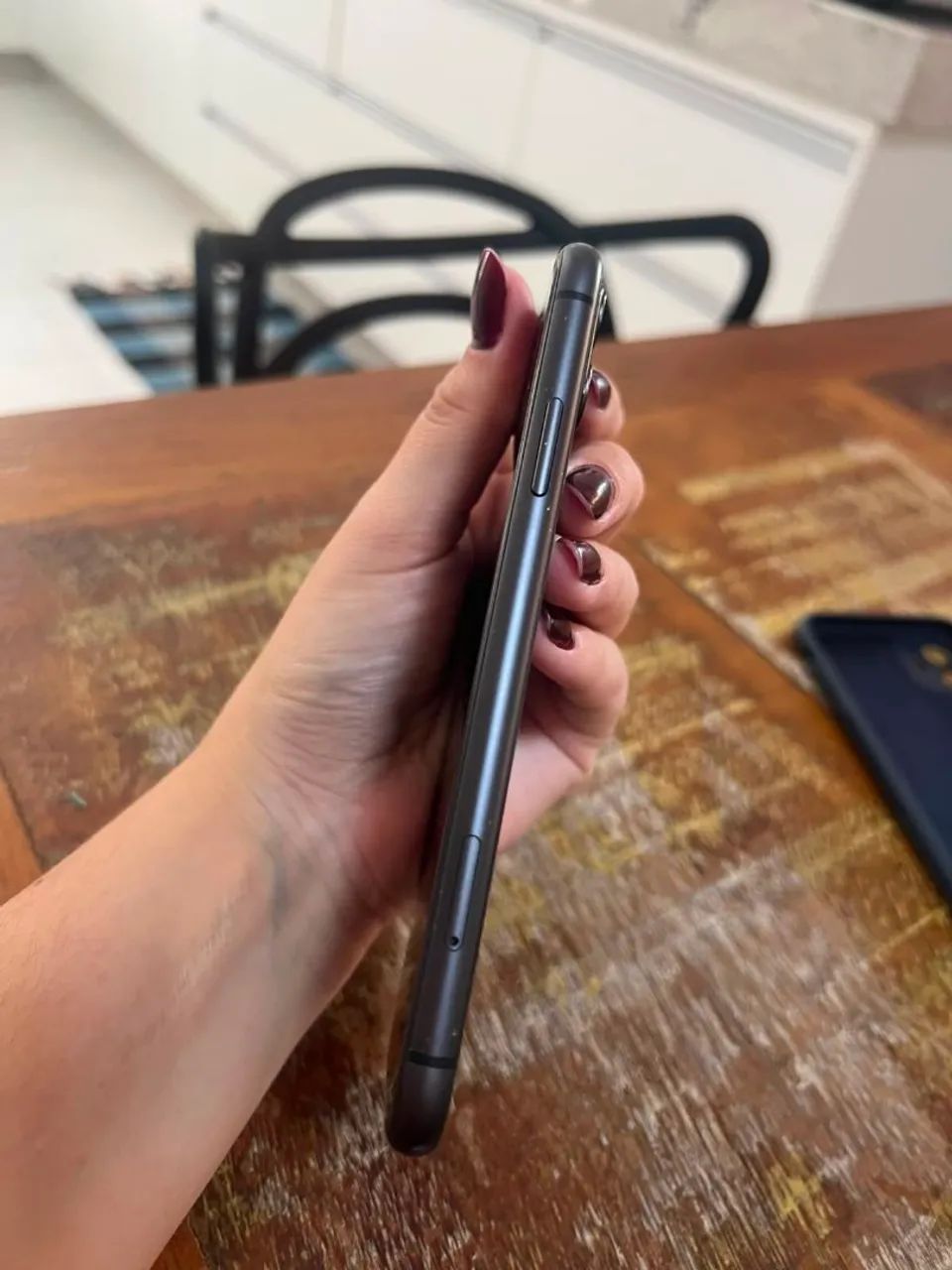 iPhone 11 - 64GB - Semi novo/usado - Foto 2