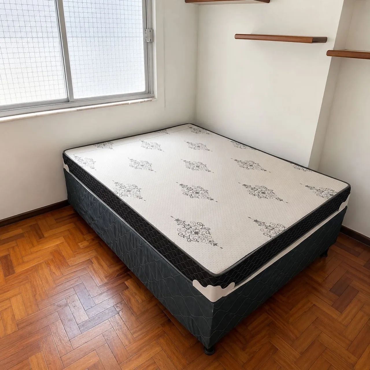 Cama box casal com colchão d33