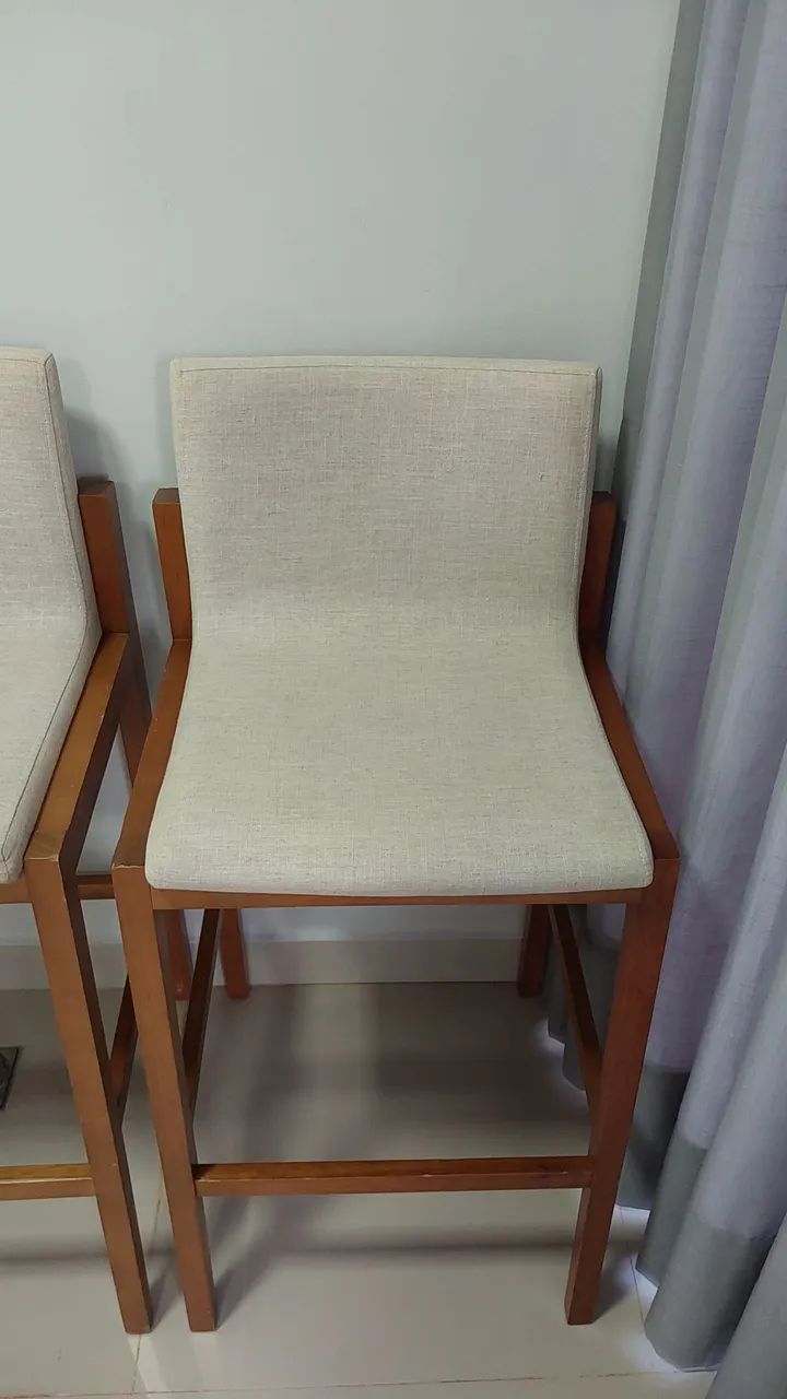 Conjunto 4 banquetas altas madeira - Foto 4