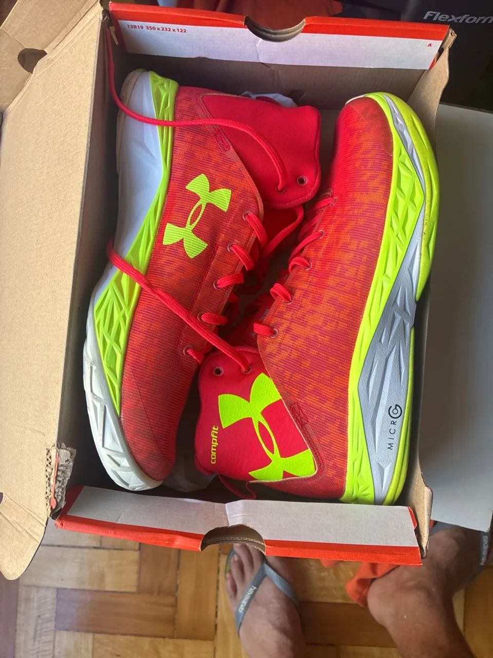 Tênis under armor novo