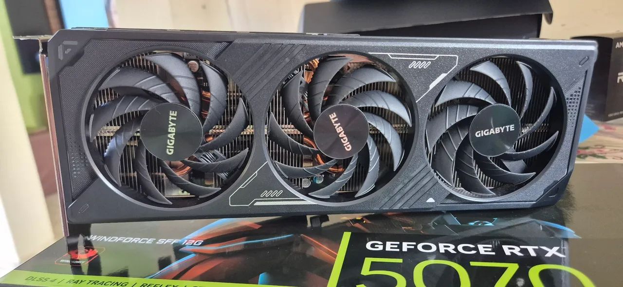 Placa video RTX 5070  - Foto 4