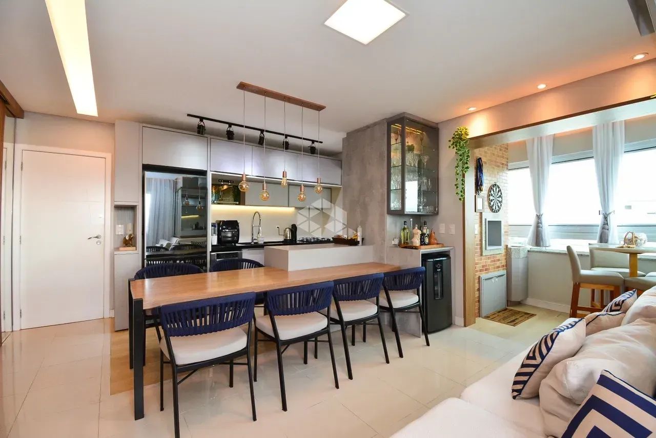 APARTAMENTO COM 2 QUARTOS SENDO 1 SUÍTE 2 VAGAS DE GARAGEM SACADA COM CHURRASQUEIRA E VIST - Foto 4