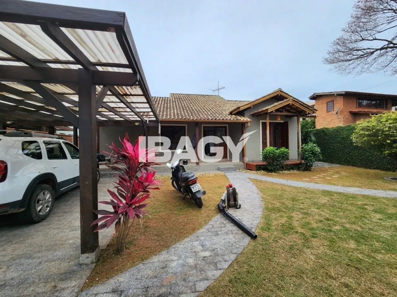 Excelente Casa 4 dormitório(s) em Campeche - Florianópolis - Foto 4