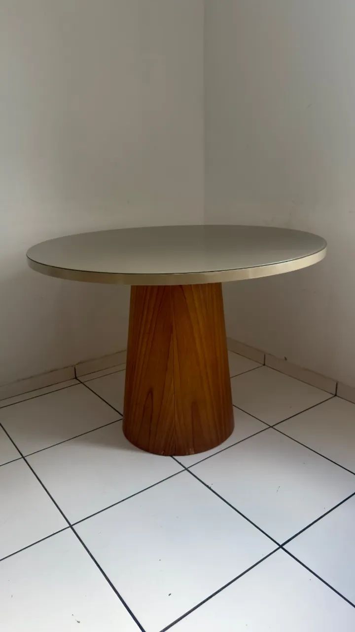 Mesa de jantar com tampo de vidro  madeira Maciça  - Foto 2