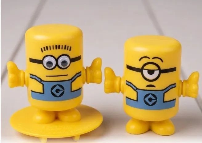 Minions lacta sao os 2 personagens 