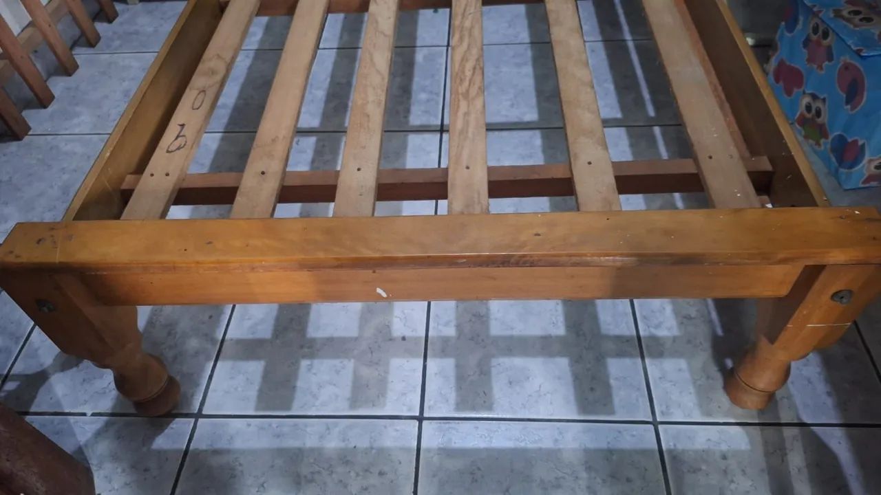 Cama de madeira com estrado  - Foto 2