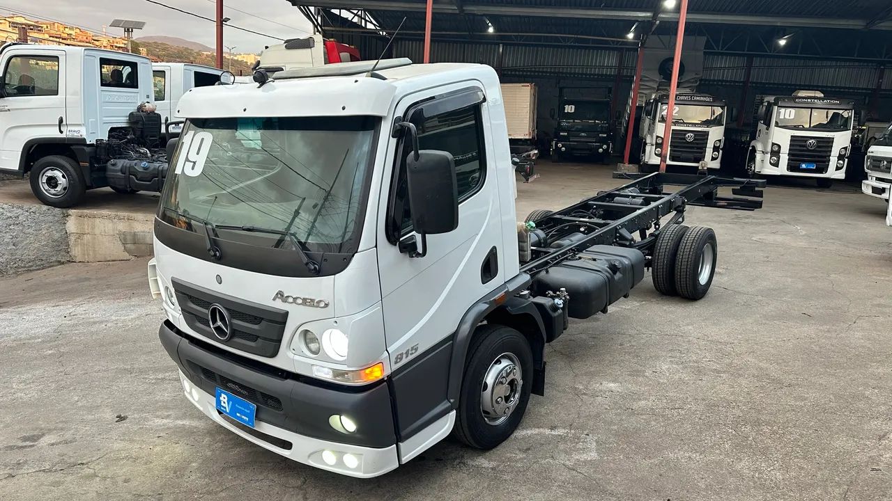 MB accelo 815 CE - Foto 3
