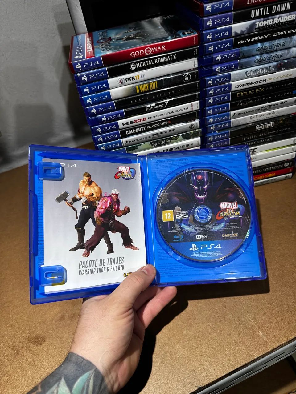 Vendo Marvel vs Capcom Infinite Ps4 semi novo  - Foto 4