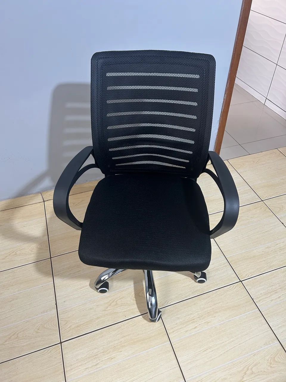 Cadeira de escritório nova  - Foto 2