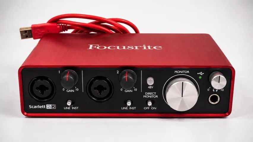 Focusrite Scarlett 2i2 2nd Gen Interface De Áudio 2 Geração