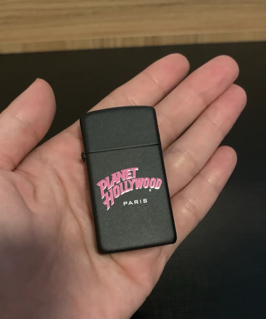Zippo Original Planet Hollywood Paris - Com Lata e Caixa - Foto 2