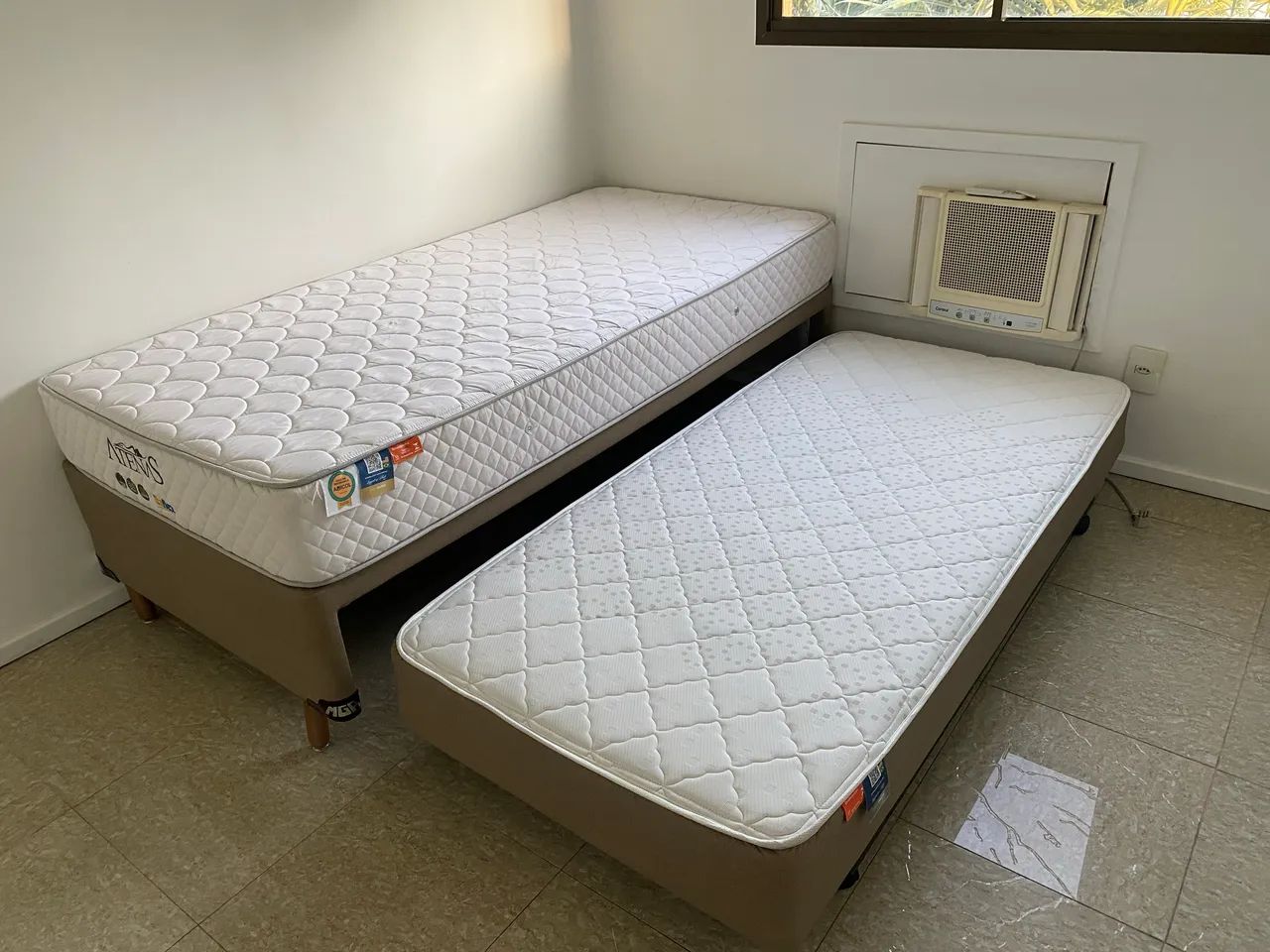 Vendo Bicama nova que vira de casal com colchões  - Foto 3