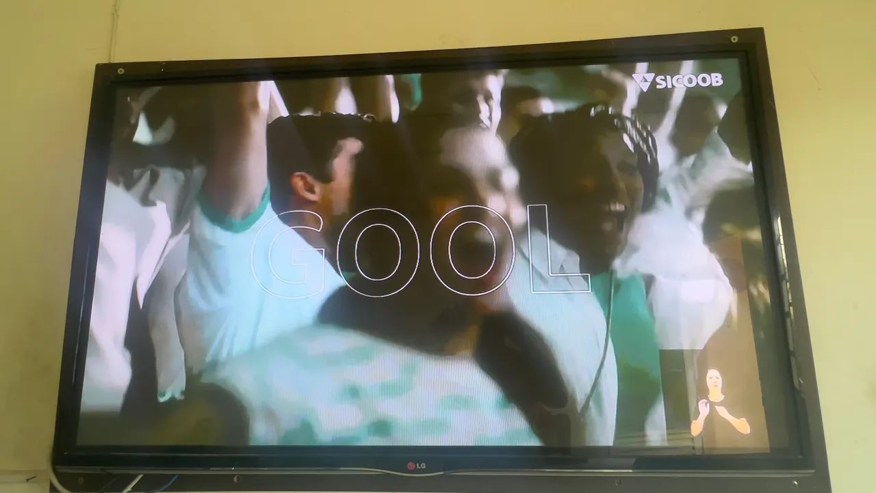 Vendo Tv Smart LG 50 polegadas o primeiro q vê leva  - Foto 3