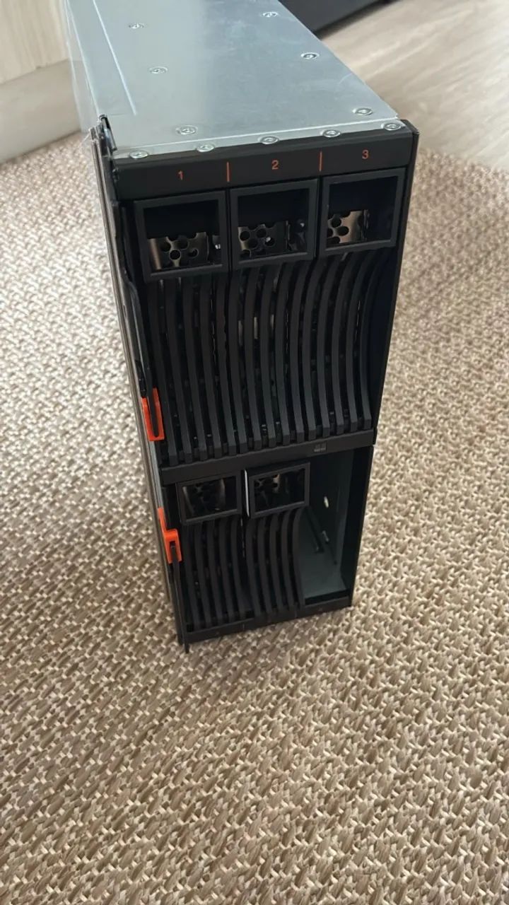 Módulo de Armazenamento IBM 44E8057 para BladeCenter S - Foto 2