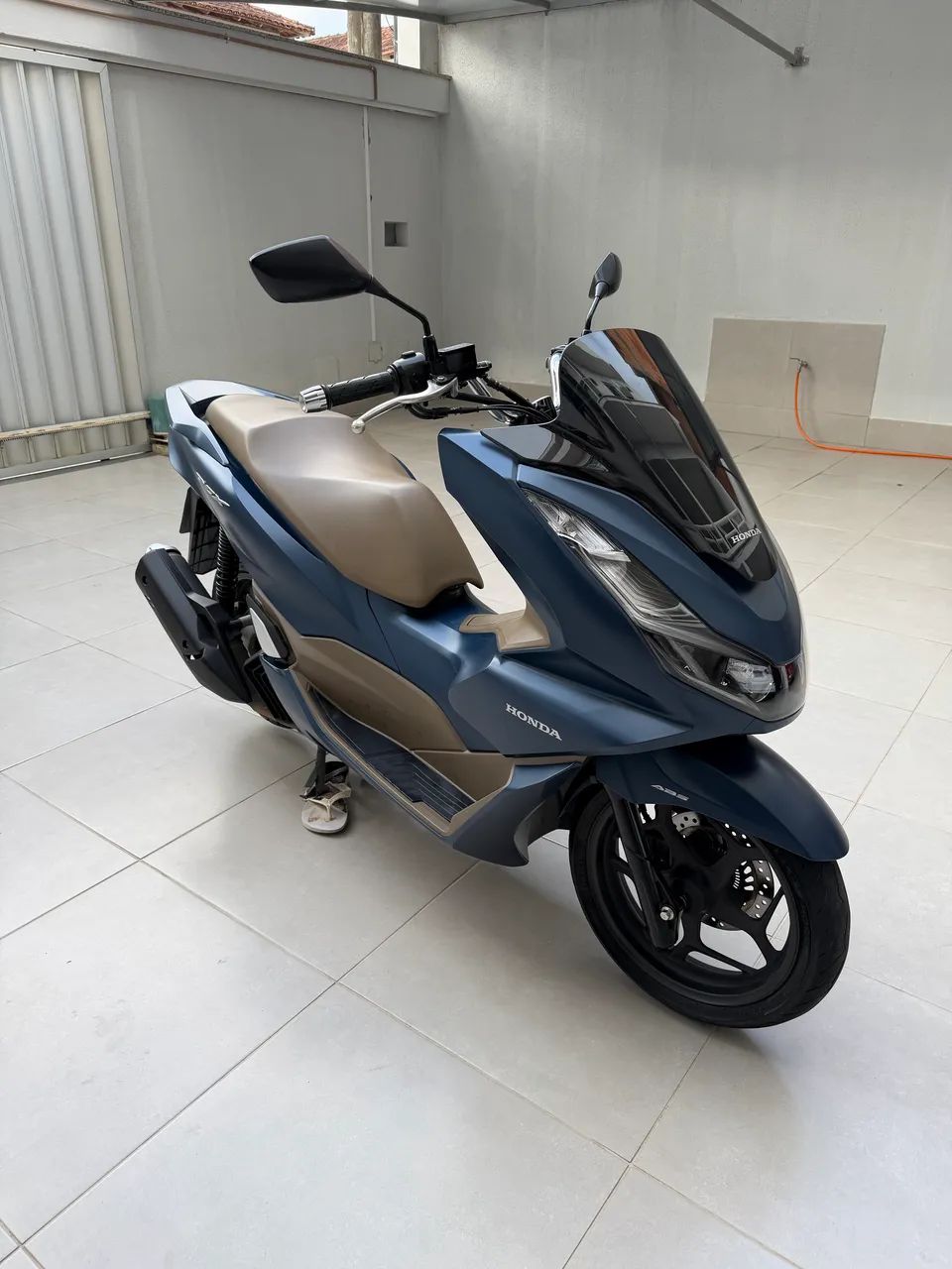 Pcx DLX, 2023 