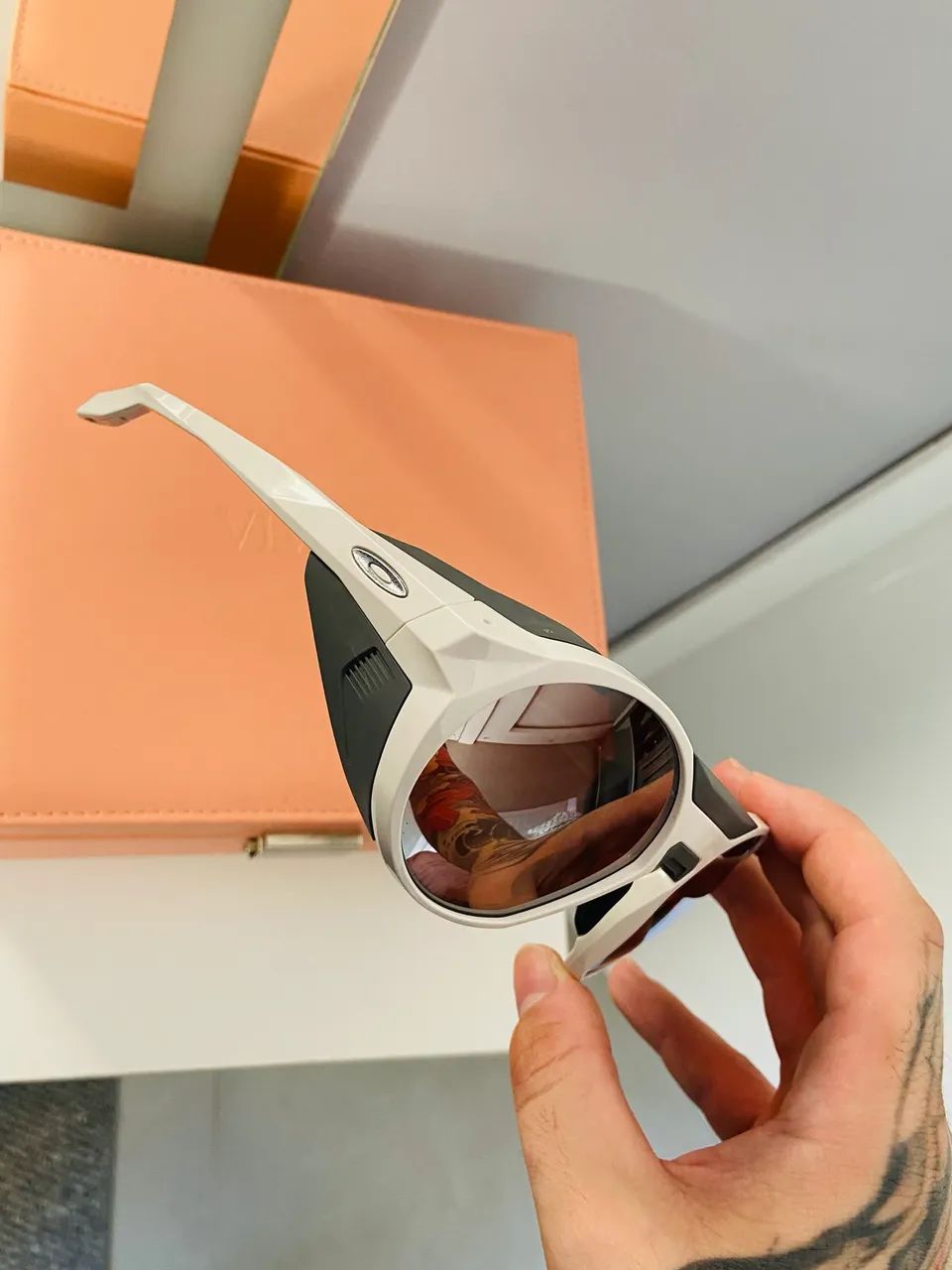 ÓCULOS DE SOL OAKLEY CLIFDEN IMPORTADO. - Foto 3