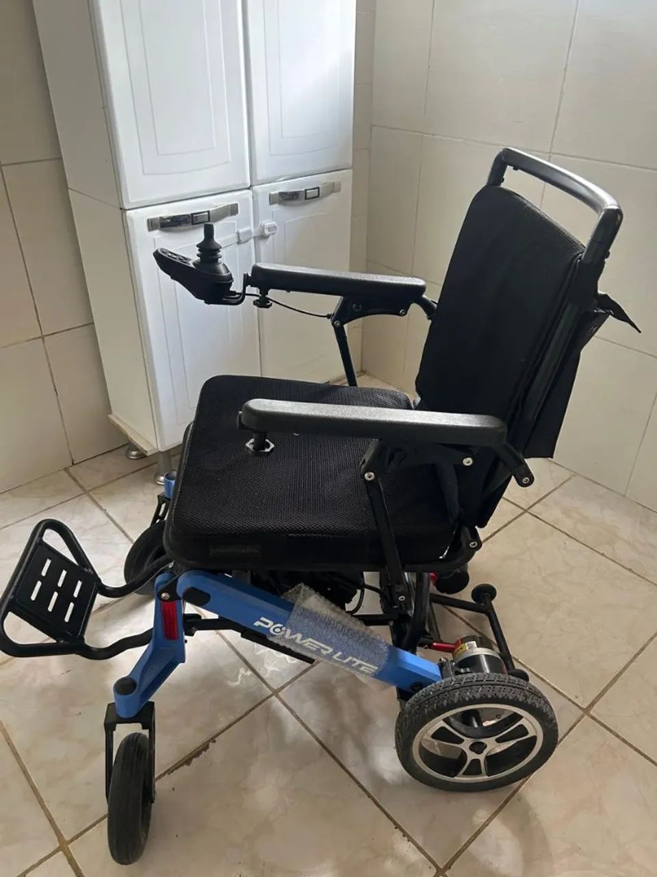 Cadeira de roda eletrônica  - Foto 4