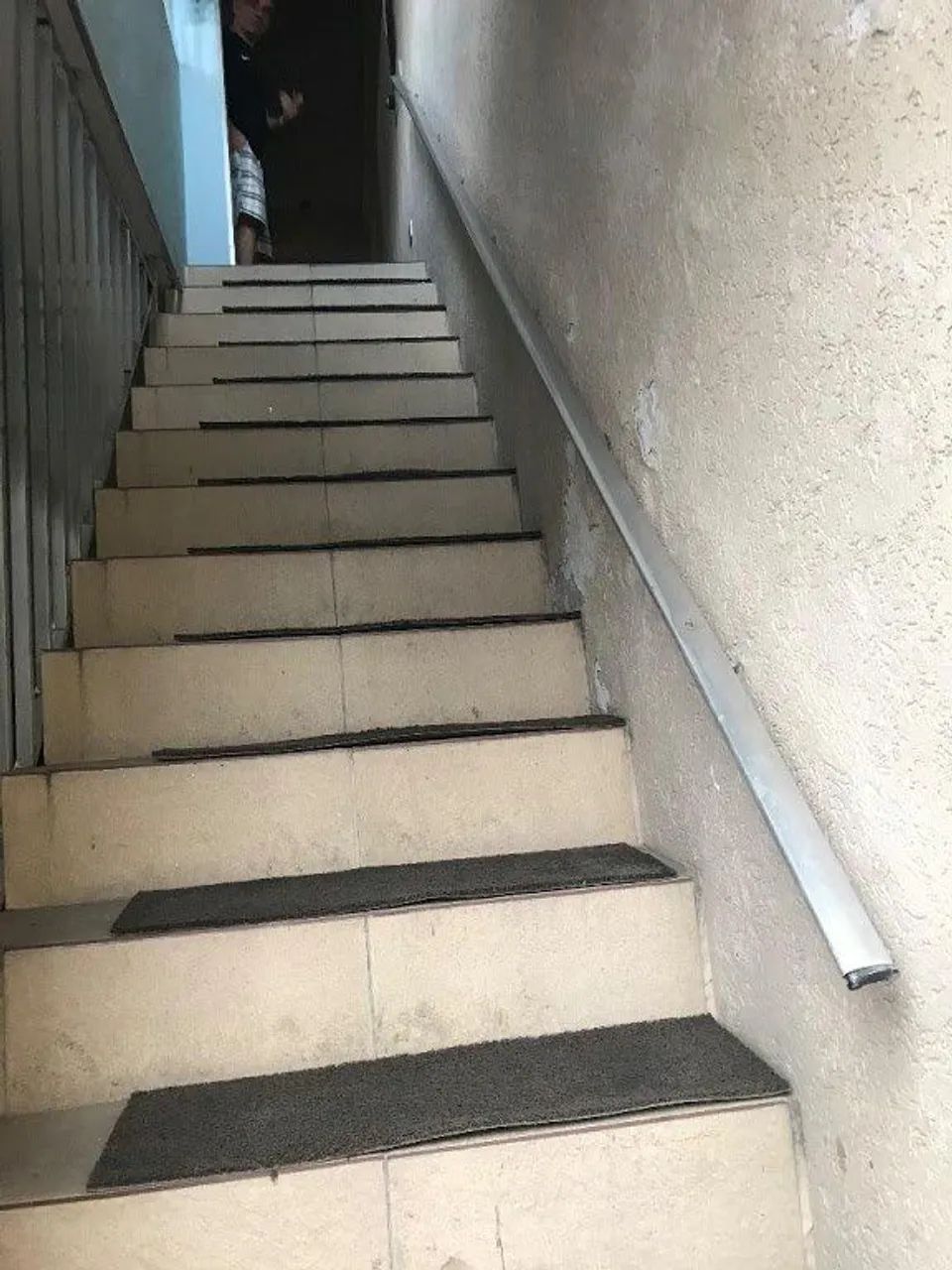 Sala comercial cp, 2 banheiros e copa, ótima localização - Foto 2