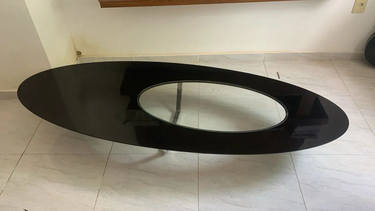 Mesa de Centro Design Oval de Vidro e Inox / Cromada