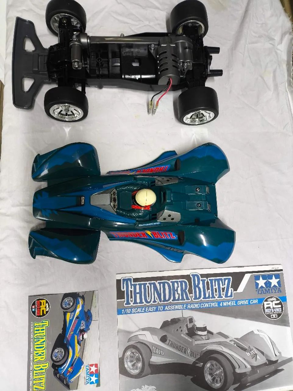 Tamiya 2 Clássicos 1/10 (Voltec Fighter & Thunder Blitz) na Caixa - Foto 3